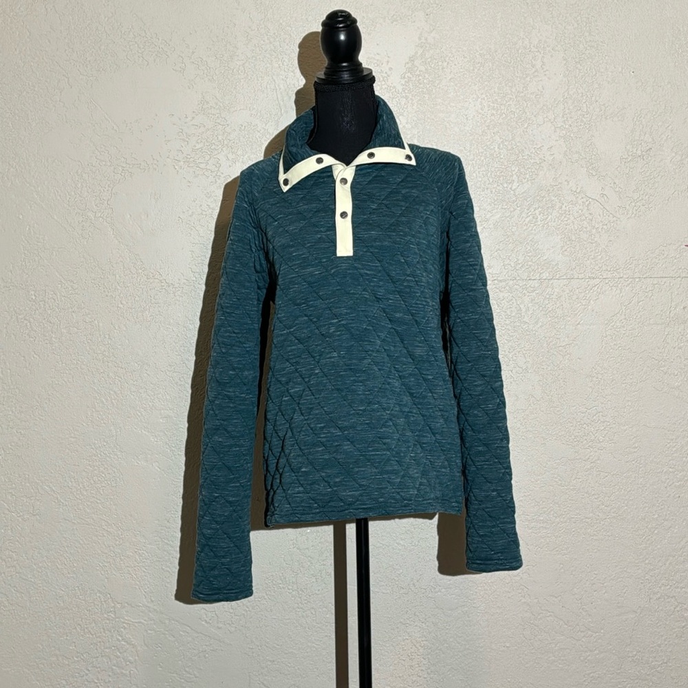 Oiselle NWT quilted long sleeved running shirt